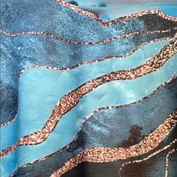 Wave Pattern Long Sleeve Top - Picture 2 of 5